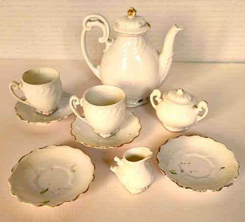 Ancienne dinette porcelaine