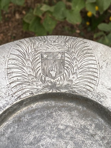 Assiette étain aile - en, à