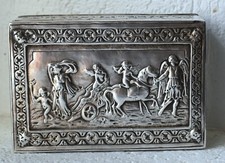 Boîte ancienne rectangulaire