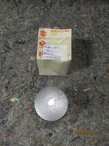Piston neuf d origine - neuf, d'origine