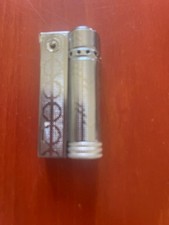 RARE ANCIEN  BRIQUET A ESSENCE