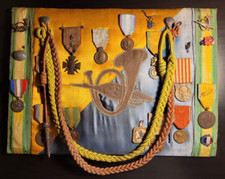 Médailles insignes d'un