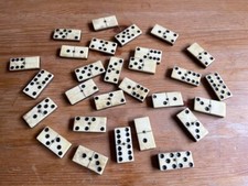 Jeu De 28 Dominos Anciens Os