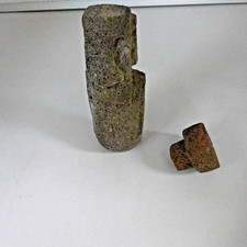 figurine geant de l'ile  de