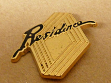 pin's pins badge. auto sigle