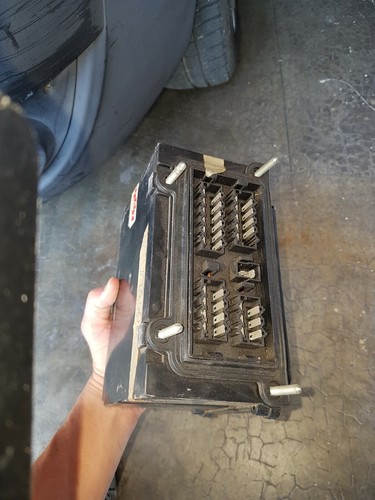 Boitier fusible fiat 131 - boitier,
