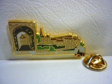Pin's Saint Benoit du Sault  36  plus beaux villages de France PBVF LB Création