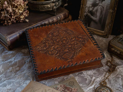 Boîte ancienne cuir - boîte,