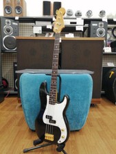 Guitare basse électrique