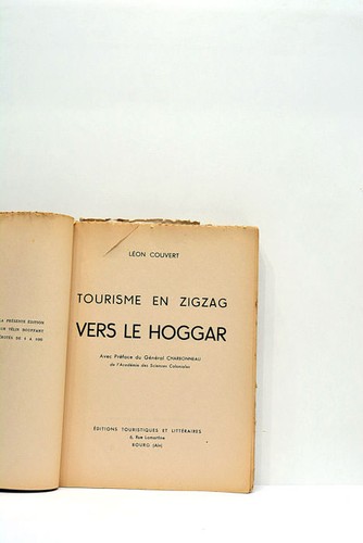 Livre ancien couvert - livre, tourisme
