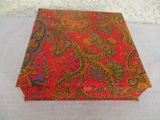 Ancienne boîte à couture ou