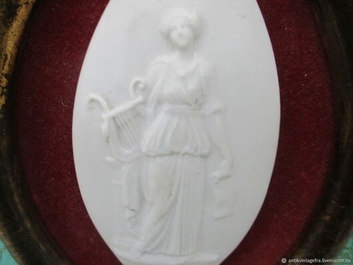 Miniature ancienne bas - ancienne, bas-relief