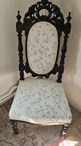 Chaise ancienne dite - , "chaise