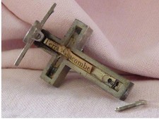 croix reliquaire ouvrante avec