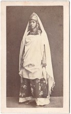 Femme algérienne tenue