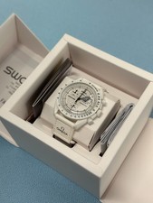 Omega x Swatch Snoopy