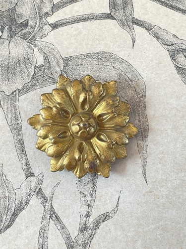 Ancien cache clou forme - ancien,