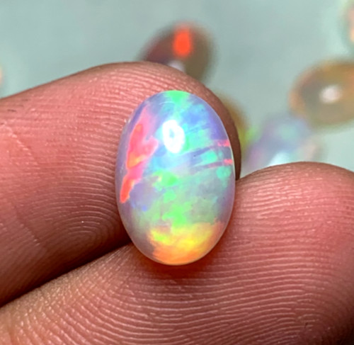 Cabochon ovale opale blanche