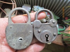 Lot d'Anciens Cadenas Sans