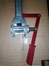 Bouchonneuse manuelle en métal – Oenologie, viticulture, bouche-bouteille