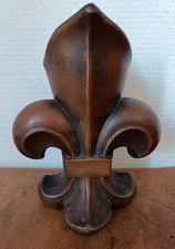 Ancien vase en étain patiné fin 19ème Fleur de Lys signé E. Frères Cxx