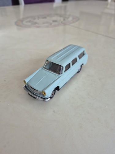 Voiture miniature vintage