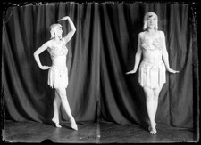 Demi-Nu.Nude.Curiosa.Une danseuse, deux vues sur Plaque de verre Négative 13x18c
