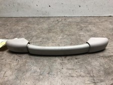 Poignee de maintien avant