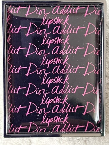 Badge pin dior neuf - badge,