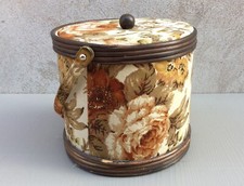 TRAVAILLEUSE - BOITE A COUTURE - MERCERIE - BRODERIE