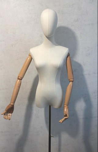 Corps mannequin avec - de, tête