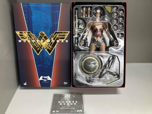 Figurine hot toys batman - batman, vs