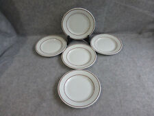 5 assiettes à dessert