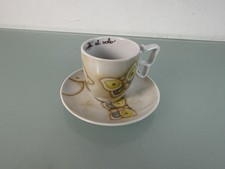 Tasse couverte en porcelaine