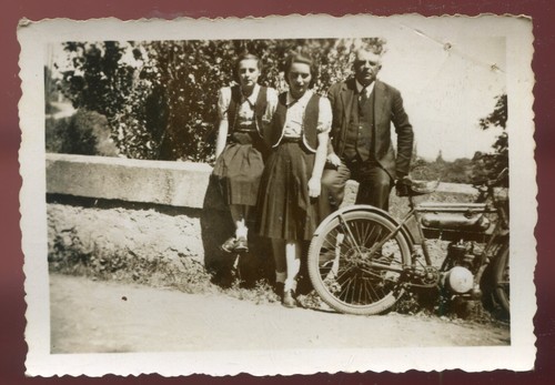Photo ancienne moto - ancienne,