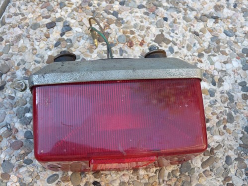 Feu arrière honda 125 - arrière,