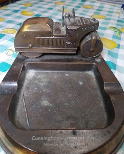 Vintage pot metal galion steam - pot,