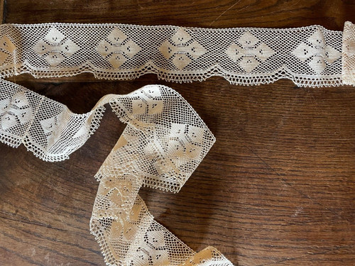 Dentelle ancienne 3 mètres - -,