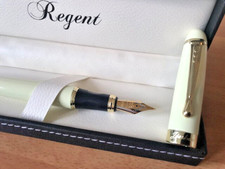 Stylo  plume laqué blanc