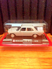 AUTO PLUS MERCEDES 200W123