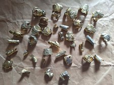 38 Éléments divers Armures