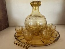 ANCIEN SERVICE A LIQUEUR VINTAGE EN VERRE JAUNE (PLATEAU + CARAFE + 7 VERRES)