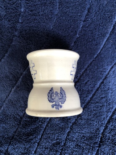 Rare coquetier diabolo