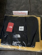 Supreme®/The North Face® Arc