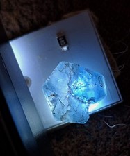 Saphir bleu brut 3,5 carats