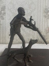 Ancienne Scène De Chasse en bronze Afrique Bénin Rare Vente Enchères Allemagne