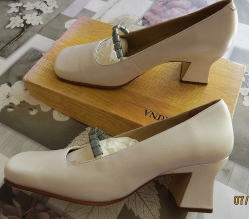 Elégantes chaussures - elégantes,