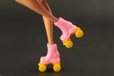 1 paire de rollers patins à roulettes pour Barbie poupée mannequin femme