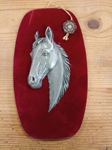 Tête cheval étain - de, sur