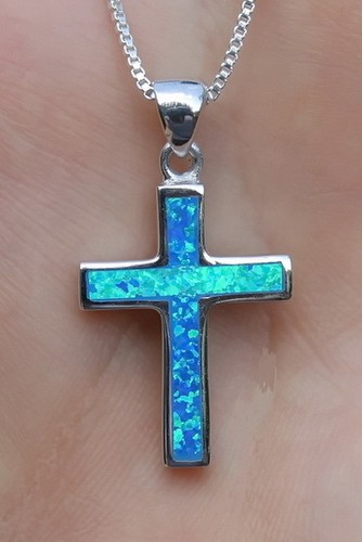 Collier pendentif croix opale
